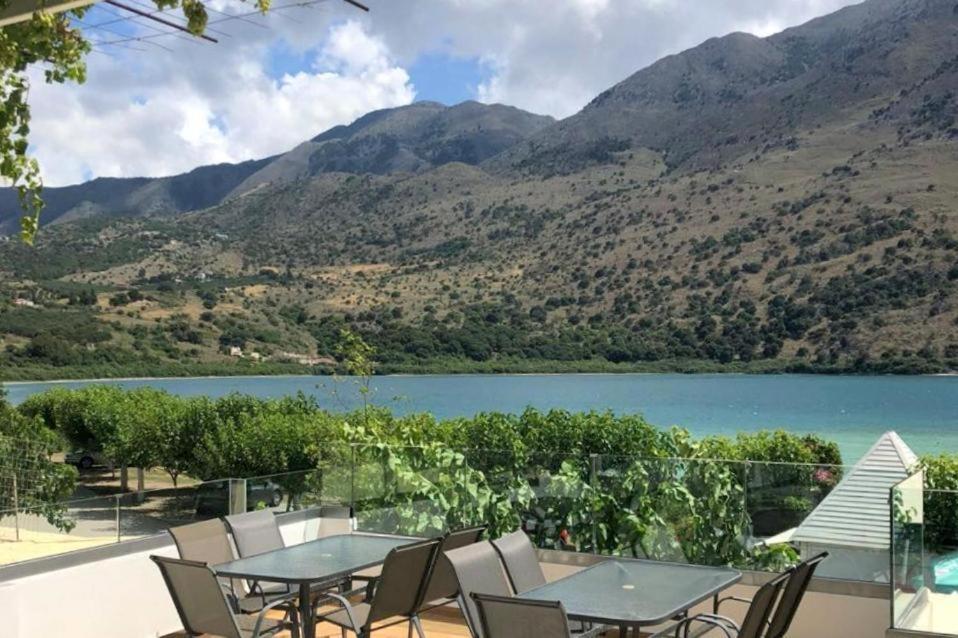 Korissia With Lake View Kournas Bagian luar foto