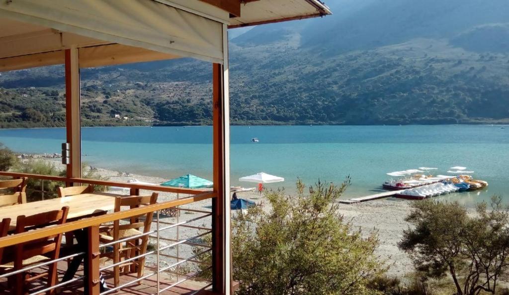 Korissia With Lake View Kournas Bagian luar foto