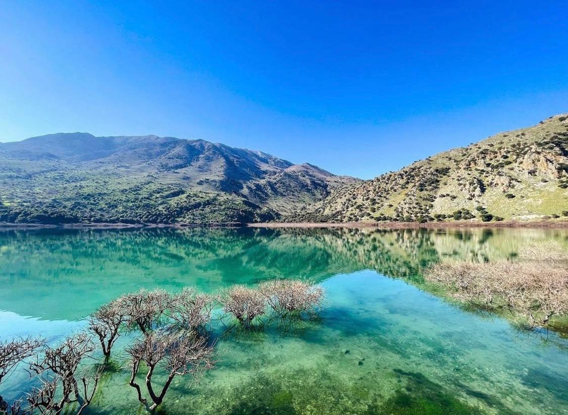 Korissia With Lake View Kournas Bagian luar foto