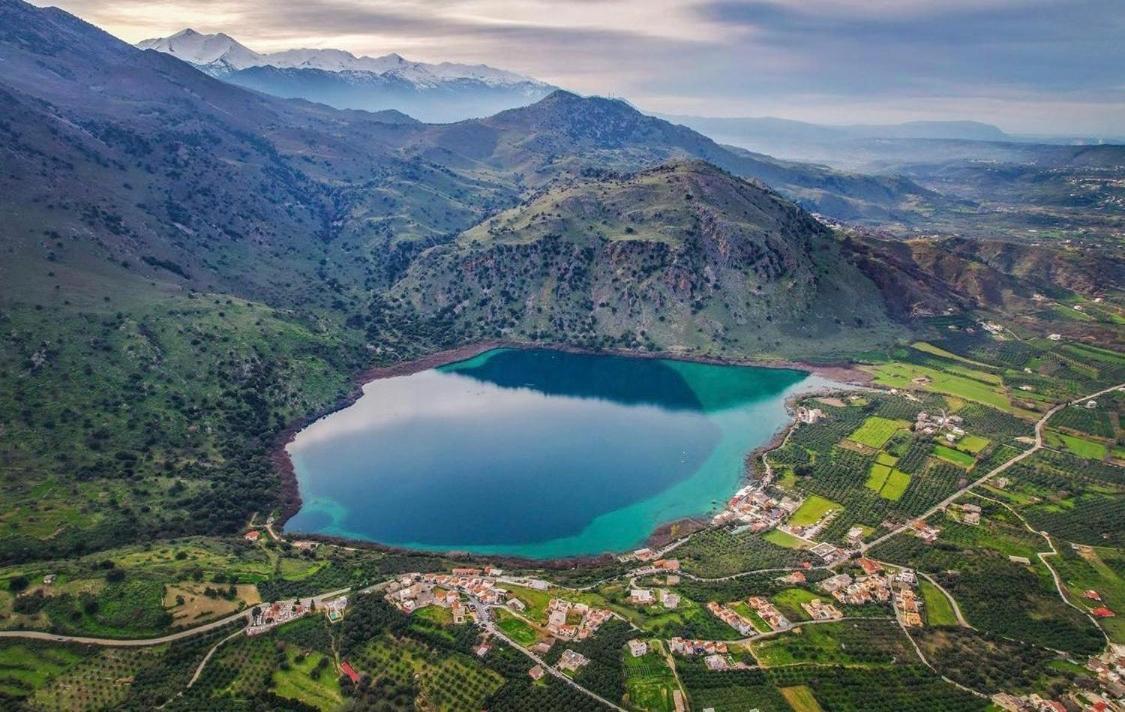 Korissia With Lake View Kournas Bagian luar foto